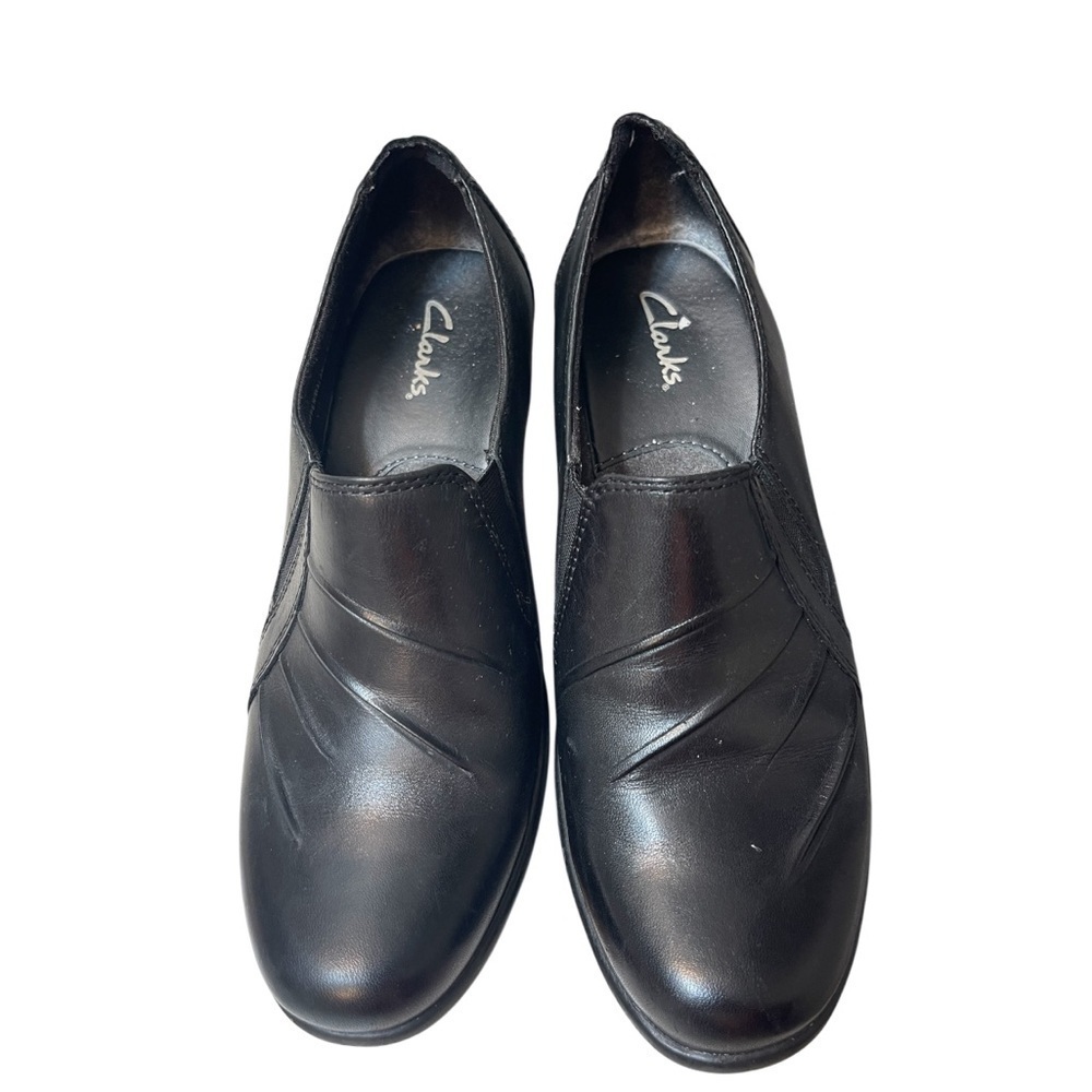 Clarks Black Leather Loafer, Pleated, Expandable stretch easy on, Size Women 6M